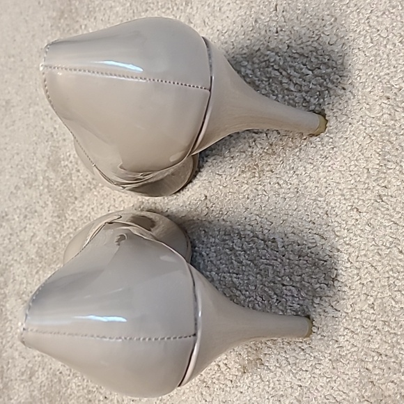 NWOT Pierre Dumas Beige Heels - Picture 2 of 6